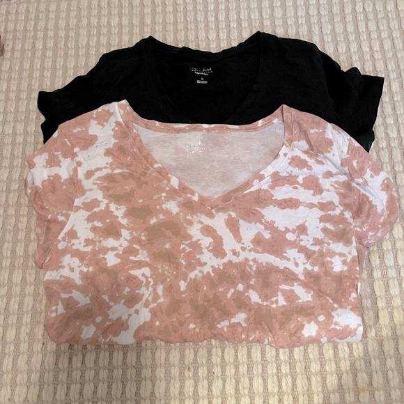 Isabel Maternity by Ingrid & Isabel Tops - Maternity V-neck T-shirt bundle